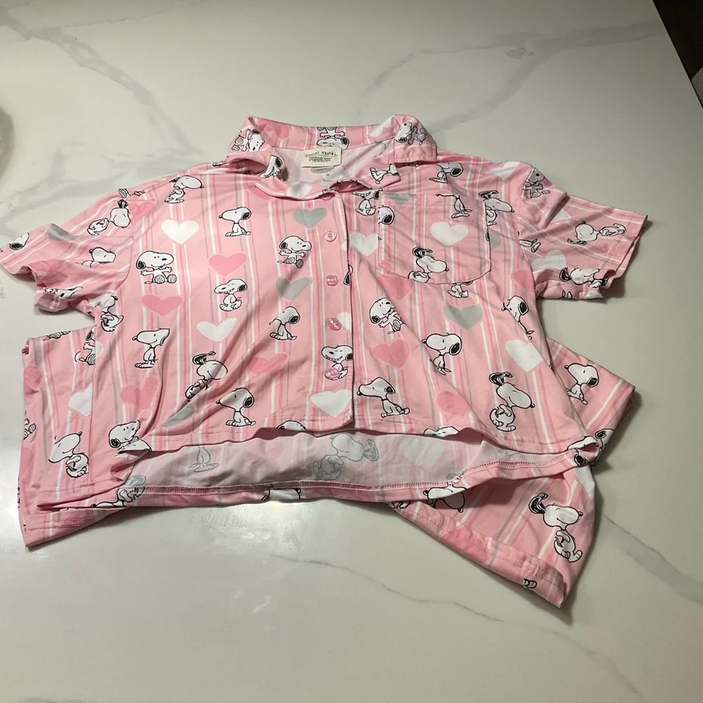 NWOT Soft Pink Snoopy Ladies  Pajamas. Size M